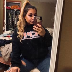 Meet your Posher, Caitlin